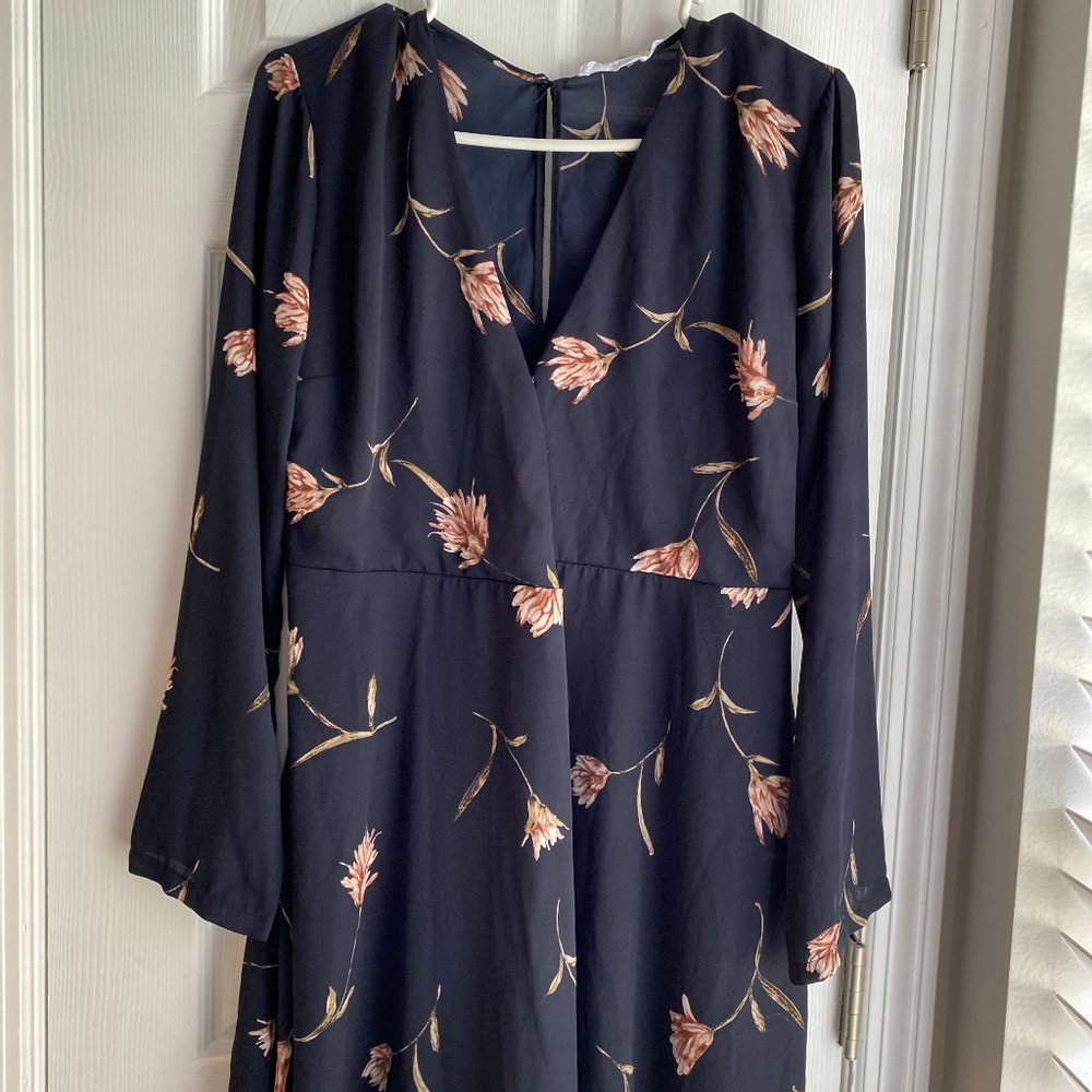 Nordstrom Lush Black Elly Floral  V neck Dress